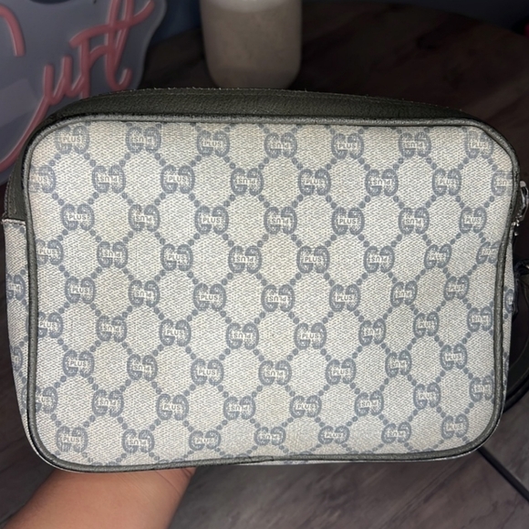 Gucci Plus Authentic Clutch/Wristlet EUC - Picture 12 of 13